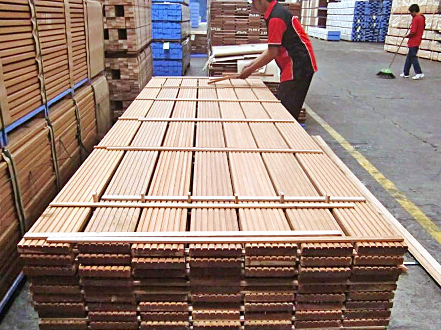 Holzdielen Bangkirai für Terrassenbau
